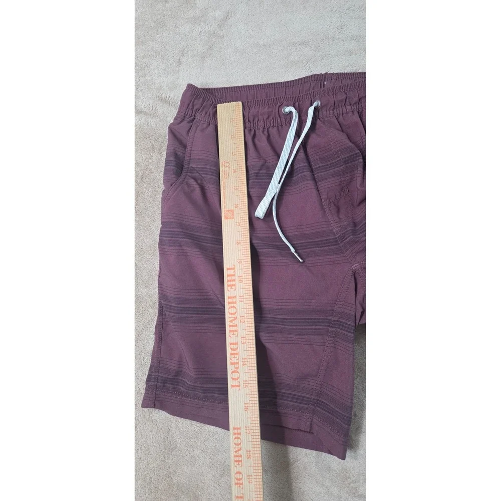 Vuori Kore Shorts Men's Medium Red Athletic Running Training Lined V302 EUC